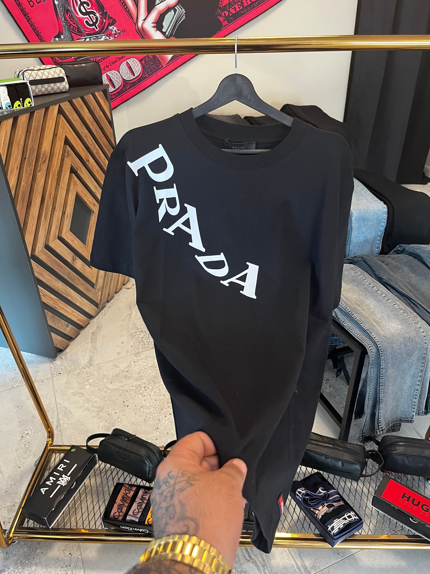 Prada siyah